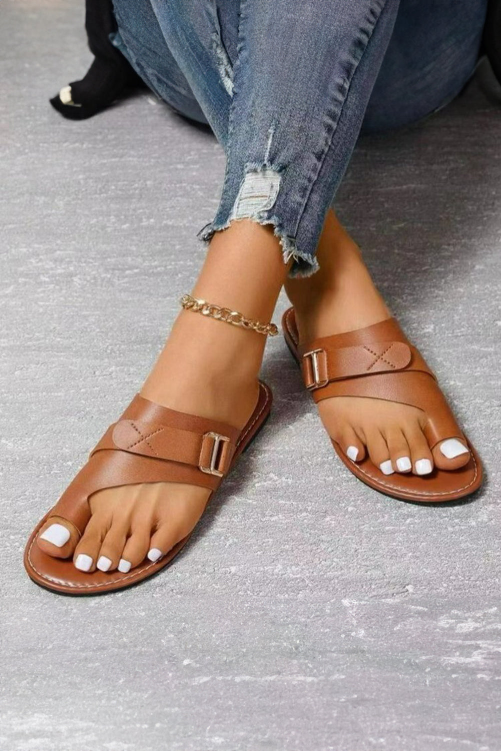 Chestnut Toe Ring Flat Sandal Slippers